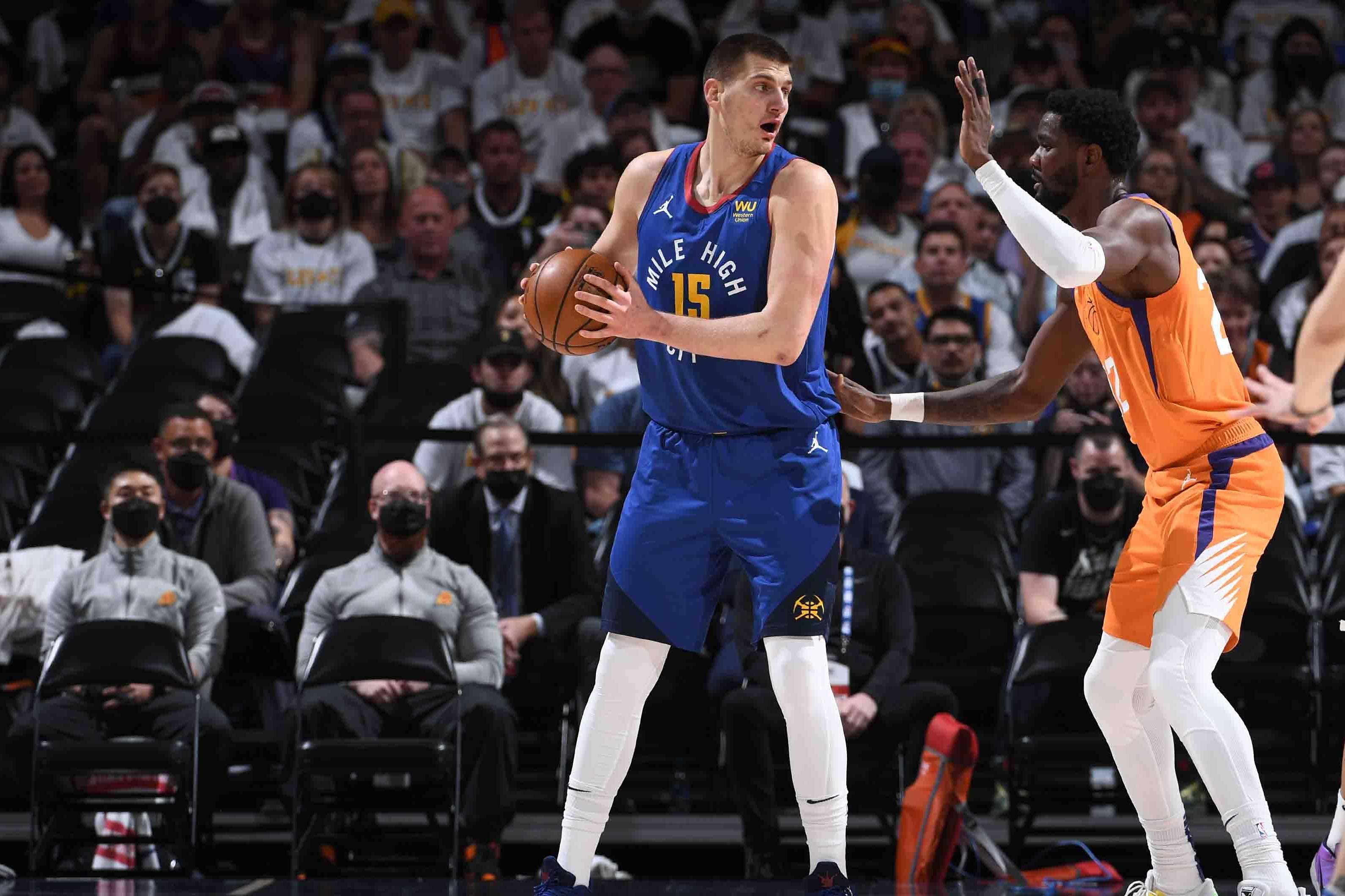 追梦的双刃剑：防守补位神速 但情绪的恢复能否跟上球队的需求？（追梦的两面性：防守回补如电，情绪调整能否赶上球队节奏？）