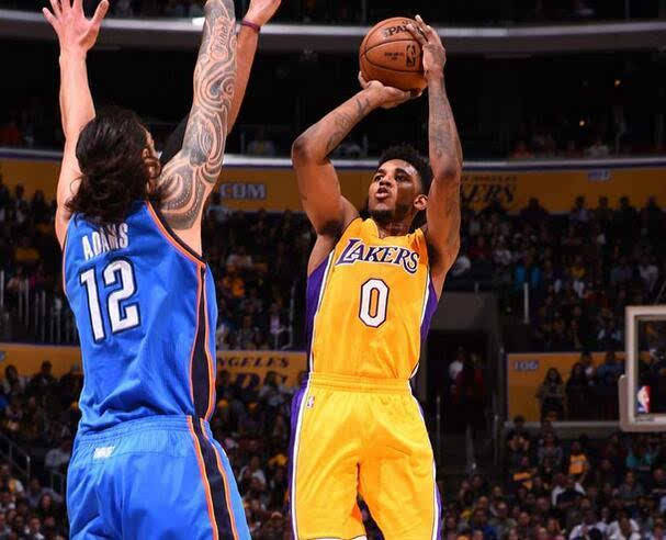 比朔夫：祝贺卡尔完成德青队首秀，他每次拿球观众都惊叹不已（比朔夫：恭喜卡尔完成德国青年队处子秀，每次触球都令全场惊叹）