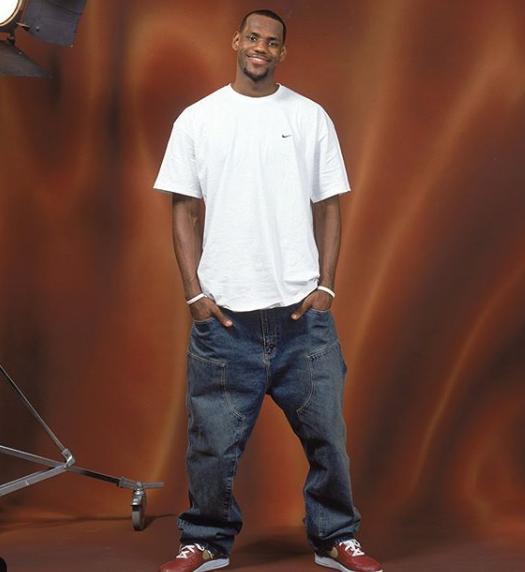 布里兰主场激战江原FC，出线关键一役（布里兰主场对阵江原FC，出线生死战打响）