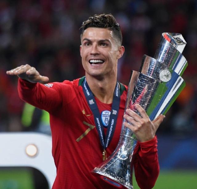 步行者官方：我们已与马修斯完成签约，裁掉罗宾逊·厄尔（步行者官宣签约马修斯并裁掉罗宾逊·厄尔）