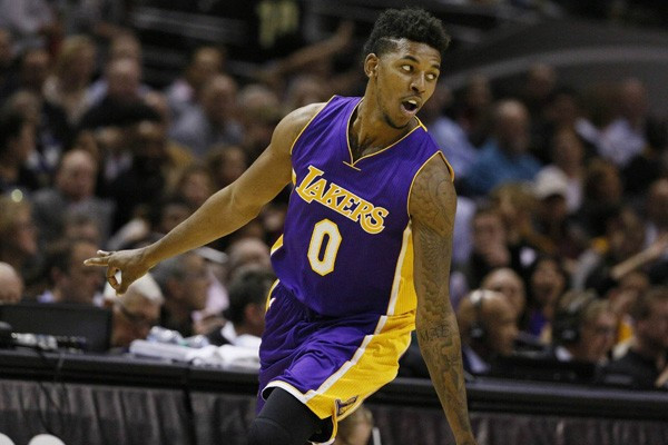 近15年谷歌每年搜索量最高球员：C罗10次断崖领先，梅西仅1次（谷歌近15年年度最热球员：C罗10次一骑绝尘，梅西仅1次登顶）