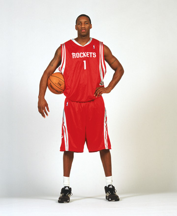 霍伊伦本赛季10场联赛制造5球，上赛季32场英超仅制造4球（霍伊伦今季联赛10战参与5次进球，上季英超32场仅4次）