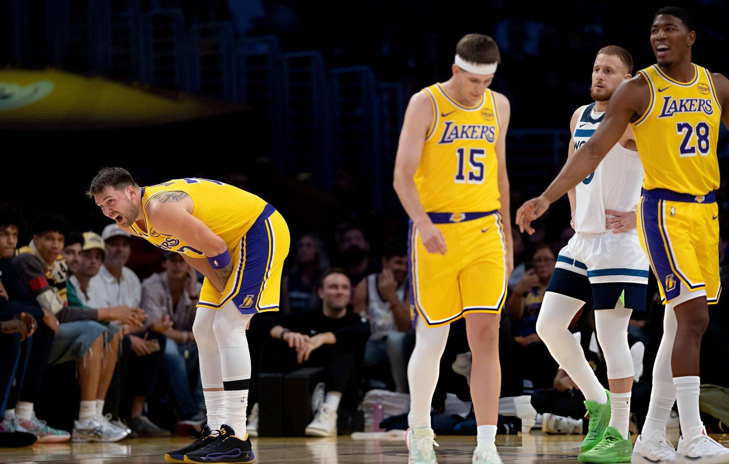 英超官方：经过VAR确认，萨利巴同巴里接触不足以判罚点球（英超官方：VAR复核后认定，萨利巴与巴里接触不构成点球）